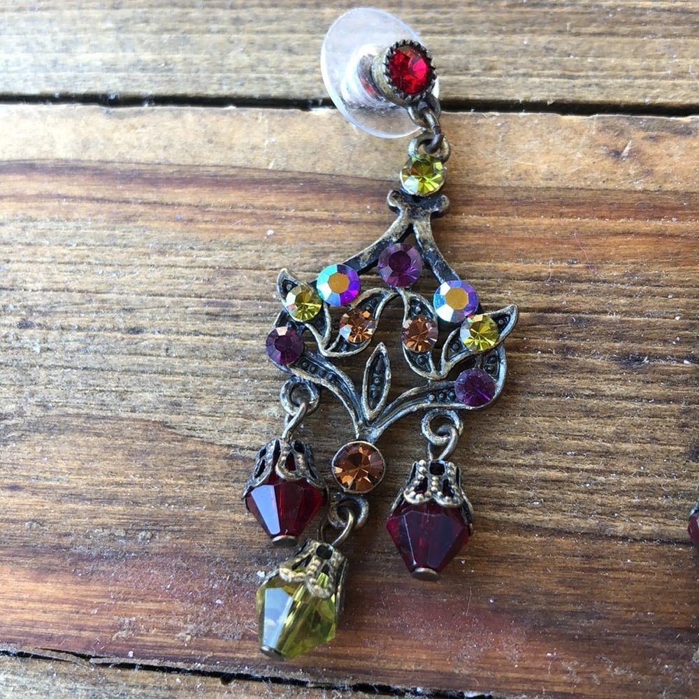 ANTHROPOLOGIE Purple & Deep Red Antique Gold Tone Chandelier Drop Earrings! EUC - Picture 3 of 9